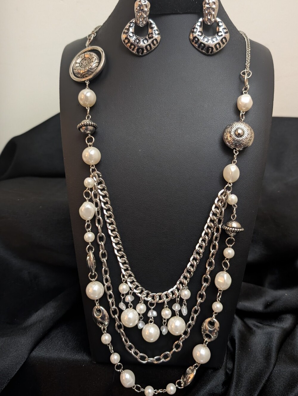 #5. Silver & Pearls Necklace With Vintage Earrings